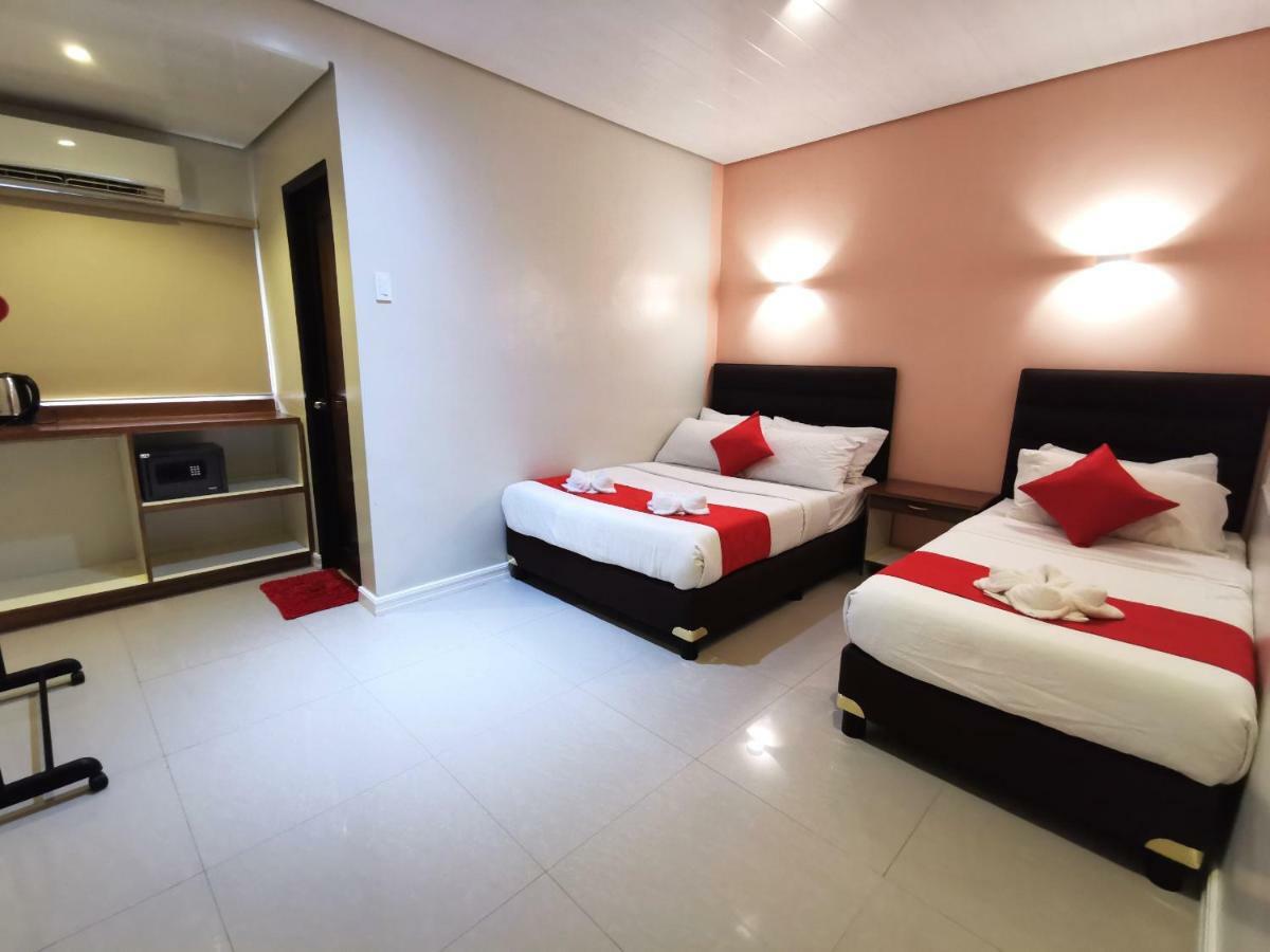 Charms Hotel 2*